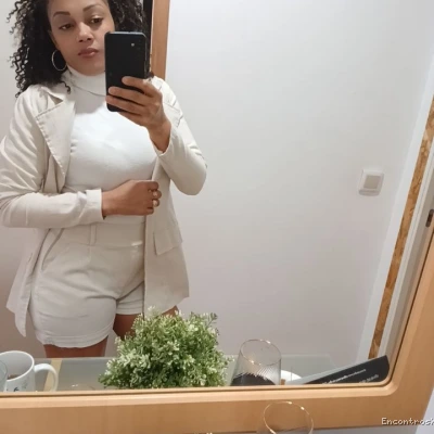Fernanda 40 anos brasileira recém chegada