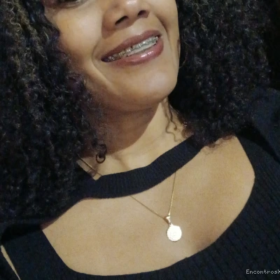 Fernanda 40 anos brasileira recém chegada