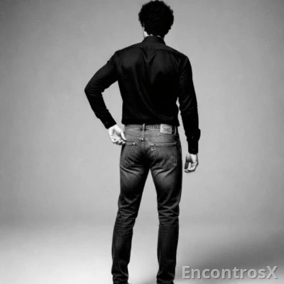 Refined Gentleman Companion – Discreet & 100% Sophistication