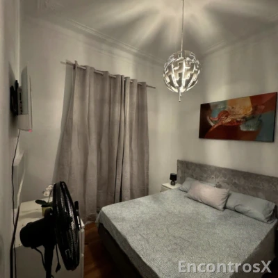 Quartos disponíveis 24 horas . 200 euros semanal 35 diária
