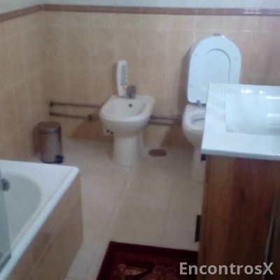 **** Alugo quarto leiria****..McDonald****