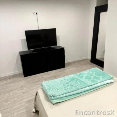 ALUGO QUARTO PARA MENINAS TRABALHAR