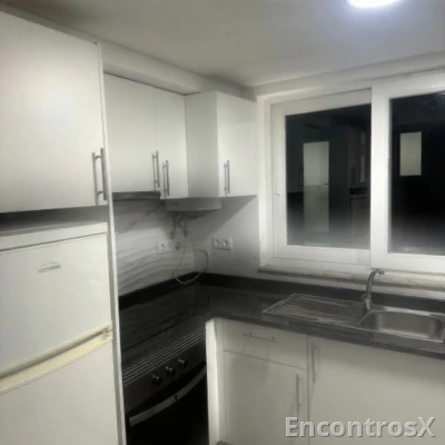 ALUGO QUARTO PARA MENINAS TRABALHAR