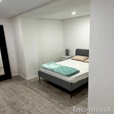 ALUGO QUARTO PARA MENINAS TRABALHAR