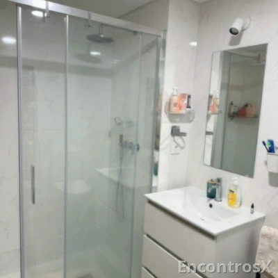 Quarto de luxo com piscina no Porto (para independentes)