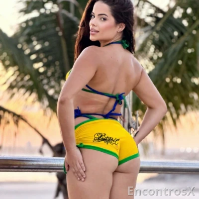 Sensualidade do olhar ao toque com meu corpo em si !