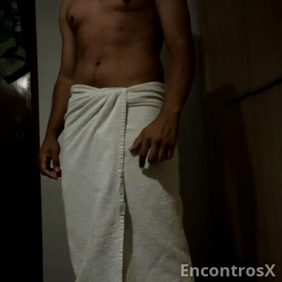 Henrique – Brasileiro moreno, dominante e discreto.