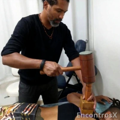 Brasileiro Massagista profissional
