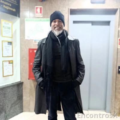 Brasileiro Massagista profissional