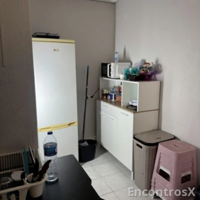 alugo quarto semanal