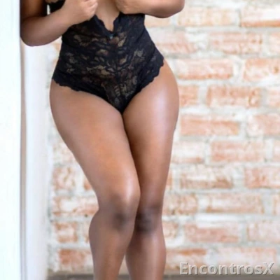 morena corpo dourado  a sua disposicao