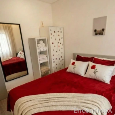 QUARTO DISPONÍVEL - ALVALADE / LISBOA