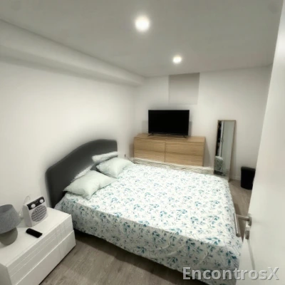 ALUGO QUARTO SEMANA OU DIARIA AMADORA