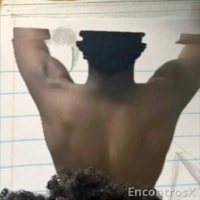 Encontros apenas com casais e mulheres