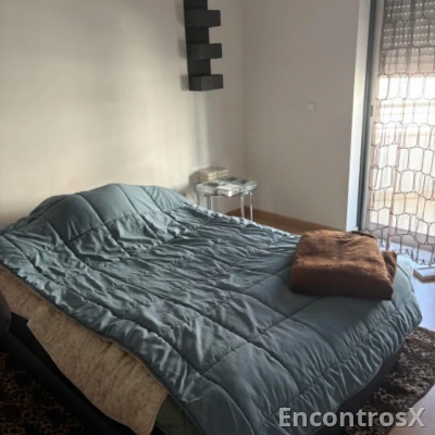QUARTO EM ZONA NOBRE ALBUFEIRA COM ESTACIONAMENTO
