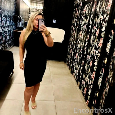 Loira cheia de atitude