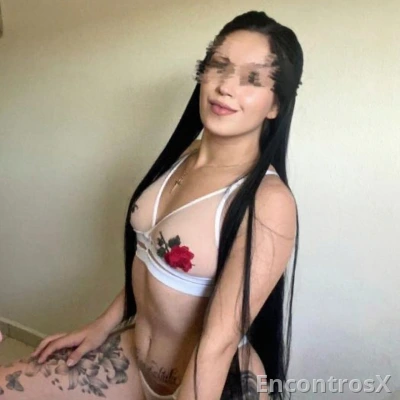 Tesuda sem tabus portuguesa tatuada