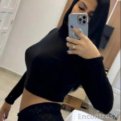 Paloma Mello disponível agora