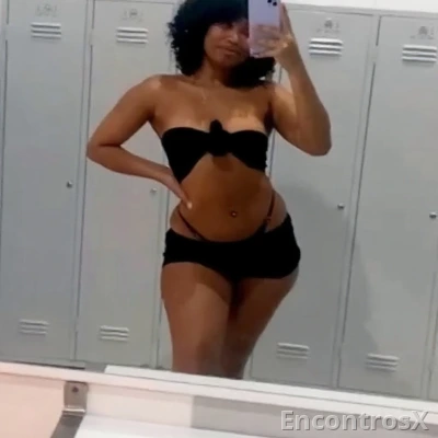 Pretinha novinha sem tabus com cona rosinha