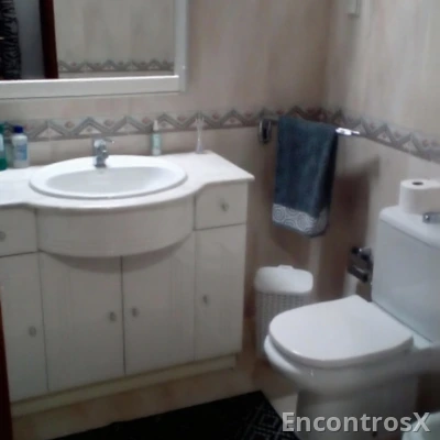 ****ALUGO  QUARTO SUITE ****MARQUÊS POMBAL****LIVRE****