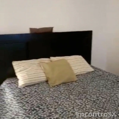 Alugo quarto 964131762