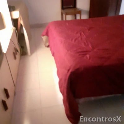 Arrendo 2 quartos a semana 700e 2 quartos a semana 350e cada