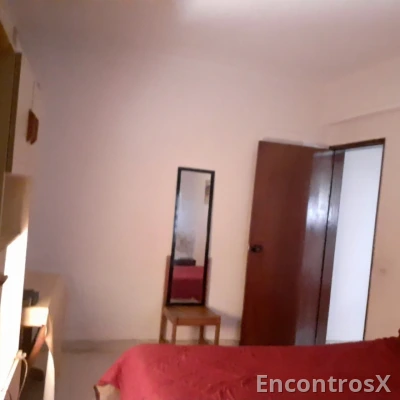 Arrendo 2 quartos a semana 700e 2 quartos a semana 350e cada