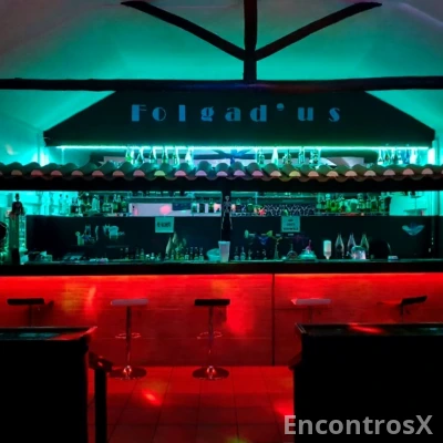 Colaboradoras para bar nocturno