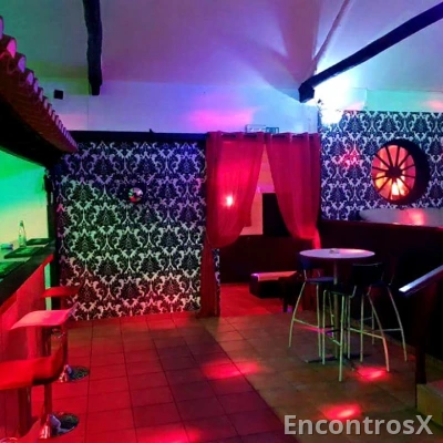 Colaboradoras para bar nocturno
