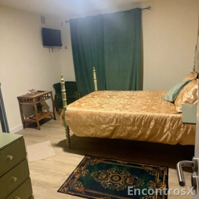 Arrendo quarto. 24h NÃO FAZEMOS DIÁRIA