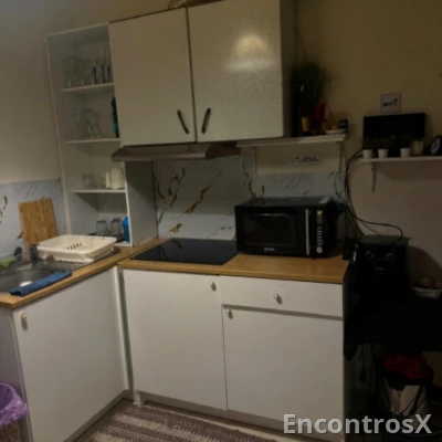 Arrendo quarto. 24h NÃO FAZEMOS DIÁRIA