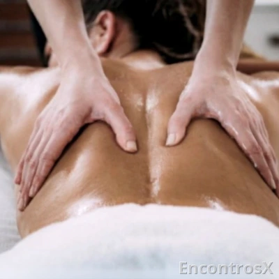 Massagista feminina para massagens sensuais