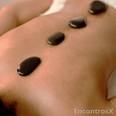 Massagem quatro mãos, infinitas sensações.