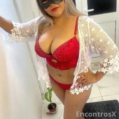 Loira sexy estilo namoradinha