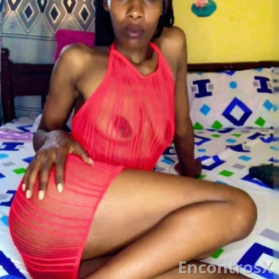Africana 19 anos fogo na catota. Só videochamada