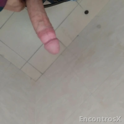 Disponível para mulheres se sintam muito sozinhas