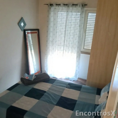 Quarto para alugar a semana disponível apartir do dia 9