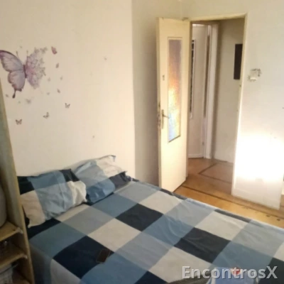 Quarto para alugar a semana disponível apartir do dia 9