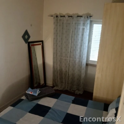 Quarto para alugar a semana disponível apartir do dia 9