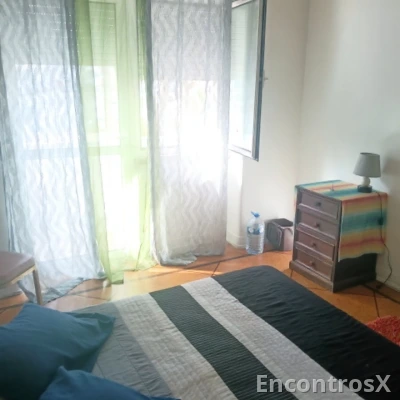Quarto para alugar a semana disponível apartir do dia 9