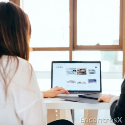 Telefonista 24h gestora de anúncios e redes