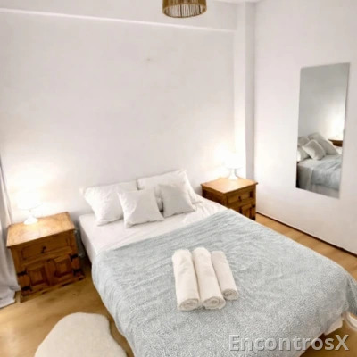 QUARTO COM VARANDA NO MARQUES/PORTO