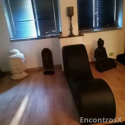 Recrutasse colaboradoras  para spa de massagens.