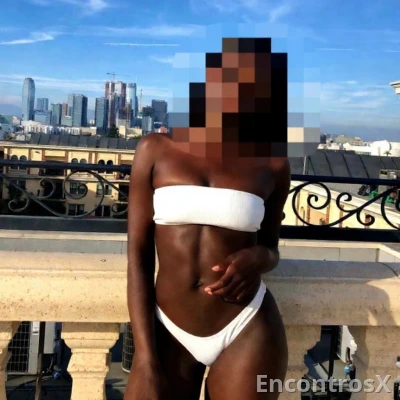 Yasmin 22 anos magra gostosa massagem muito envolvente