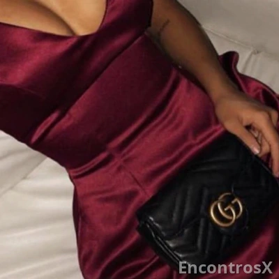 Yasmin 22 anos magra gostosa massagem muito envolvente