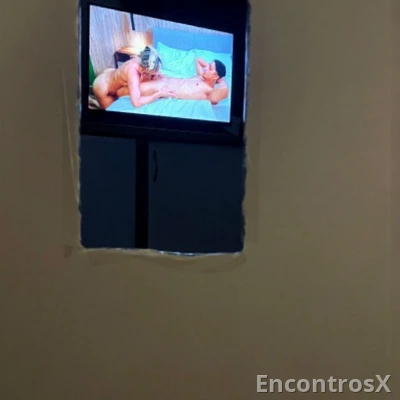 Cinema / sala de TV porno. Cabine individual