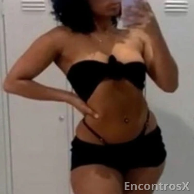 Pretinha novinha sem tabus com cona rosinha