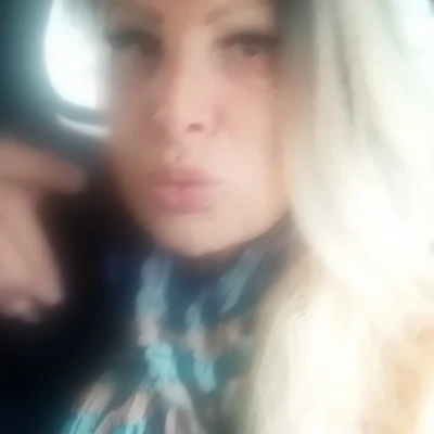 BELA MULHER TRANS PRAZER A VOTANDE TUDO NAS CALMINHAS