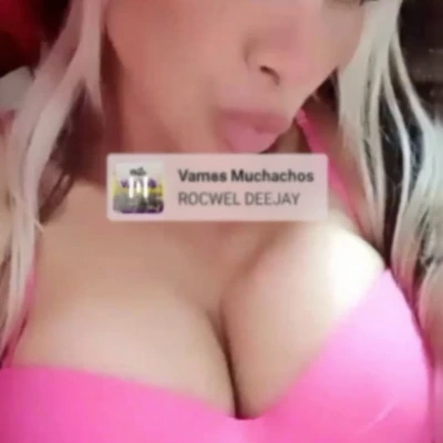 BELA MULHER TRANS PRAZER A VOTANDE TUDO NAS CALMINHAS