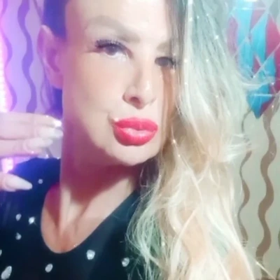 BELA MULHER TRANS COMPLETA BEM DISPOSTA BEM ATIVA